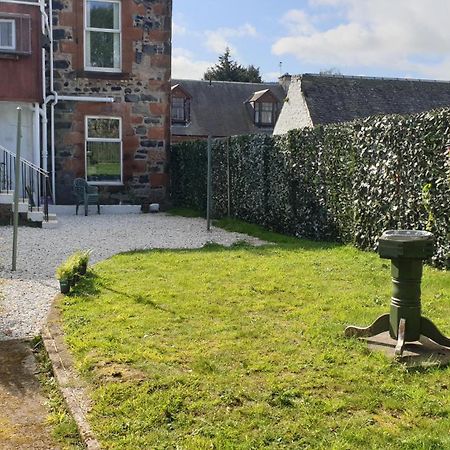 The Ferns - Shared Garden Apartment With Parking Darvel Exterior foto
