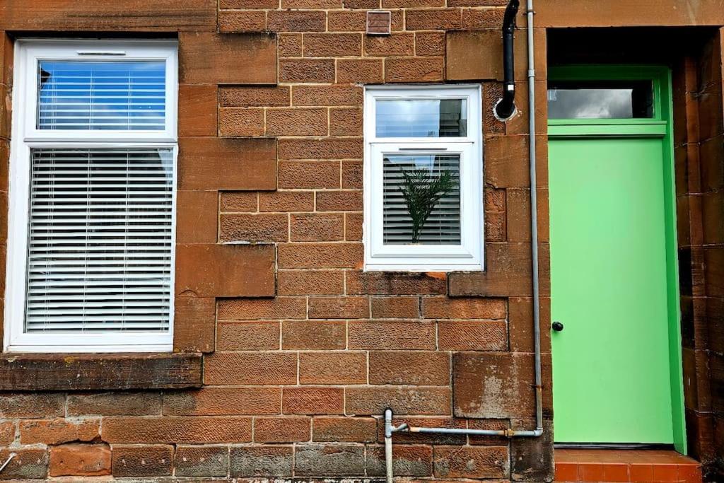 The Ferns - Shared Garden Apartment With Parking Darvel Exterior foto