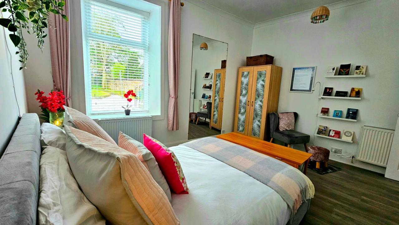 The Ferns - Shared Garden Apartment With Parking Darvel Exterior foto